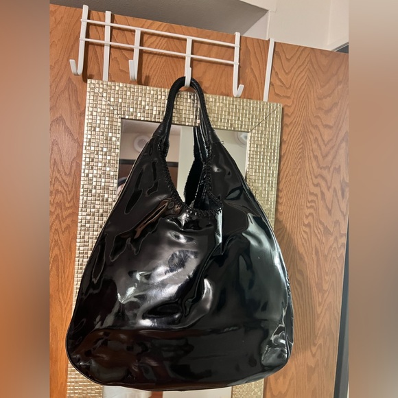BLACK PATENT LEATHER SHOULDER BAG BY DONALD J PLINER… VERY GOOD CONDITION… LARGE - Picture 1 of 15